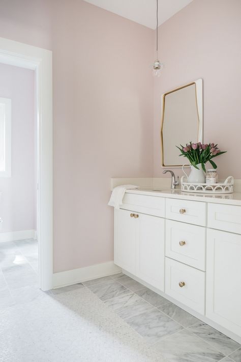 Pink Bliss Benjamin Moore, Bedroom Painting Ideas, Creative Painting Ideas, Benjamin Moore Pink, Benjamin Moore Bedroom, Benjamin Moore Bathroom, Light Pink Paint, Comfy Living Room Decor, Farmhouse Home Design