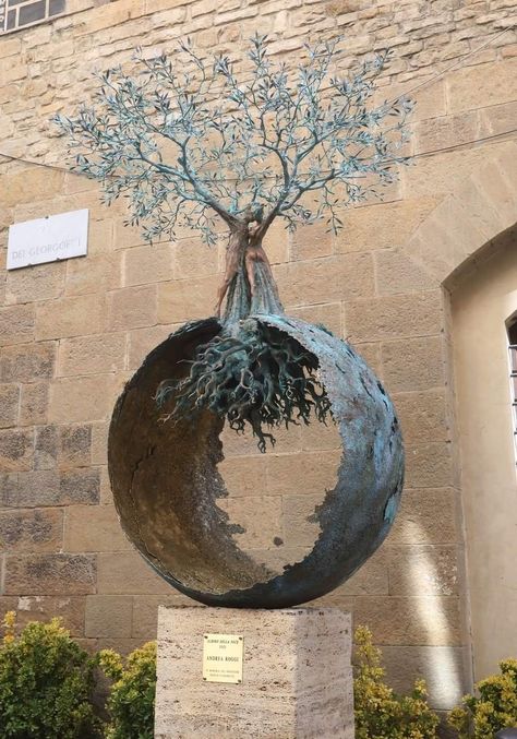 Tree Of Life Sculpture, Environmental Sculpture, Glitter Wall Art, Globe Art, Creative Photography Techniques, Carving Art, Steel Art, Steel Sculpture, Tree Sculpture