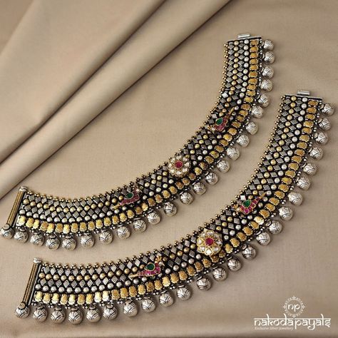 Unique Payal Design, Payal Designs Silver For Bride Antique, Chandi Payal Designs, Kundan Payal, Antique Silver Anklet, Bridal Payal, Payal Silver, Payal Design, Payal Designs Silver