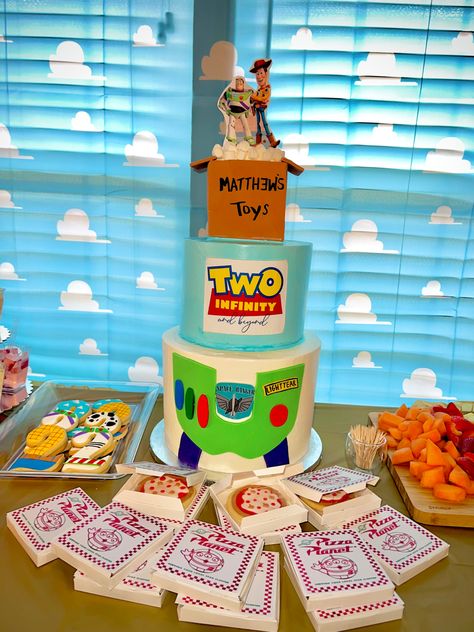 Made this Two infinty and beyond cake and cookies for my son Pizza Planet Cake, Planet Cookies, Planet Cake, Cake Pizza, Pizza Planet, Toy Story Party, Toy Story, My Son, 2nd Birthday