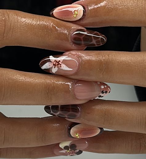 Libra seasonnnn 🤎🤎🤎🤎 - #gelx #gelnails #nailsofinstagram Gelx Inspo Nails Fall, Almond Shaped Nails Designs Fall, Libra Nails, The Most Beautiful Nails, Designed Nails, Classy Nail Art, 2024 Nails, November Nails, Punk Nails