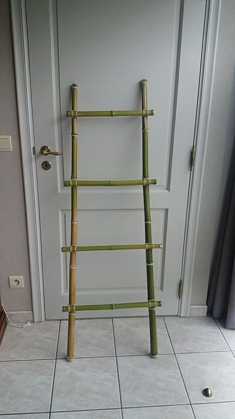 Ladder Plant Hanger, Bamboo Ladder, Bathroom Ladder, Bamboo Ladders, Bamboo Diy, Bamboo Decor, Bamboo Bathroom, Diy Plant Hanger, Bamboo Crafts