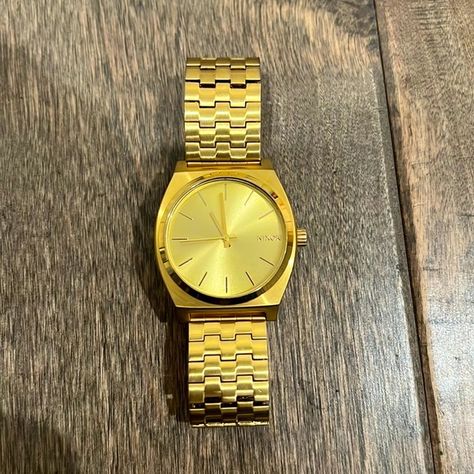 Mens Nixon Gold Watch Nixon, Gold Watch, Weddings, Jewelry Designer, Vintage Fashion Trends, Plus Outfits, Fashion Dresses, Designer Handbags, Designer Fashion