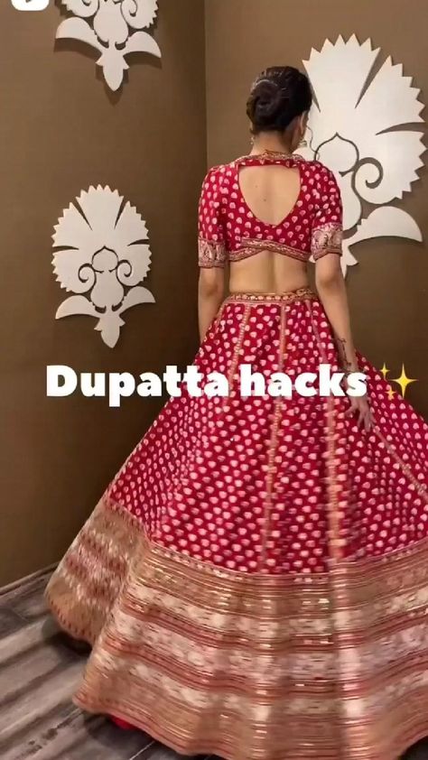 Lenga Choli Dupatta Style, Lehenga With Shoes, Traditional Chaniya Choli For Wedding, Navratri Drapes, Dupatta Draping Styles Lehenga Choli, Dupatta Hacks, Ghagra Designs, Patterns Sketch, Dupatta Draping Styles