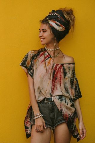 Outfit For Festival, Summer Outfits For Women, Moda Hippie, Sweaters Women, Mode Boho, Tie Dye Outfits, T Shirt Fashion, Dye Shirt, Outfits For Women