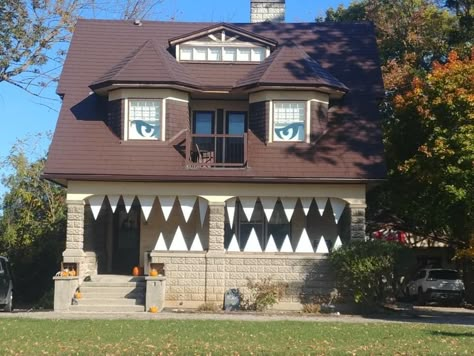 Halloween House Facades, Monster House Decoration Halloween, House Monster Halloween, House With Teeth Halloween, Diy Monster House Halloween Decorations, House Teeth Halloween, Witch House Exterior Halloween, Monster House Decor, Halloween Monster House Decorations