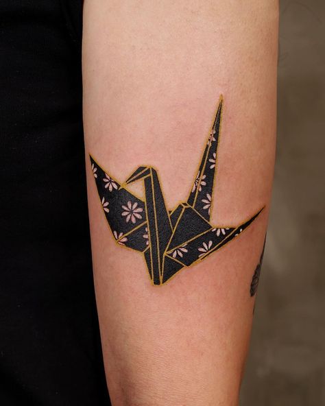 Tattoo artist Nyoung | Seoul, South Korea | iNKPPL Paradox Tattoo, Paper Crane Tattoo, Korea Tattoo, Origami Tattoo, Crane Tattoo, Pretty Hand Tattoos, Small Pretty Tattoos, Tattoo Paper, Friendship Tattoos