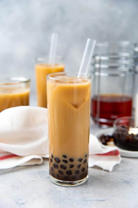 How To Make Boba, Milk Tea Recipe, Boba Tea Recipe, Bubble Tea Flavors, Bubble Tea Recipe, Milk Tea Recipes, Boba Pearls, Boba Milk Tea, Homemade Bubbles