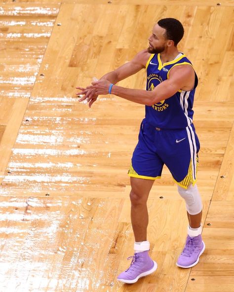 Steph Curry Ring, Steph Curry Rings, Basketball Editorial, Steph Curry 3, Stephen Curry Wallpaper, Curry Wallpaper, Garden Ring, Hip Hop Wallpaper, Nba Stephen Curry