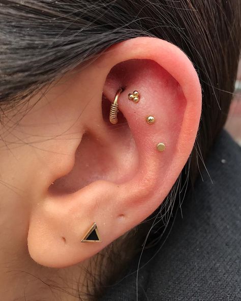 Should you believe in the age-old philosophy that the best things in life come in threes — and, if Hansen, BLTs, and the Sanderson sisters are anything Ear Ideas, Constellation Piercings, Lotus Flower Jewelry, Piercing Bar, Flat Piercing, Ear Lobe Piercings, Herkimer Diamond Earrings, Faux Piercing, Cute Ear Piercings