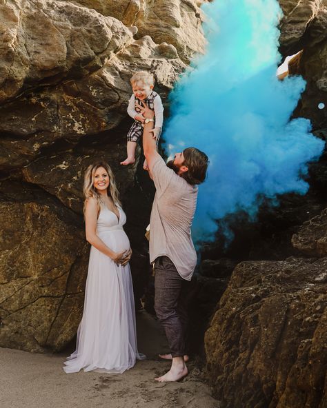 Beach Gender Reveal, Gender Reveal Photoshoot, Reveal Photoshoot, Boy Gender Reveal, Pleated Tulle, Its A Boy, Baby 2, Maternity Pictures, Maternity Fashion