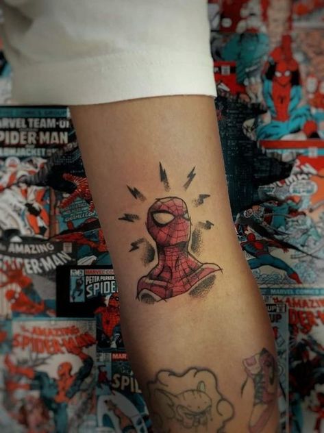 Cool Spiderman Tattoos, Spiderman Tattoo For Guys, Tattoo Spiderman, Spiderman Tattoos, Spider Man Tattoo, Comic Book Tattoo, Spiderman Tattoo, Spiderman 2, Marvel Tattoos