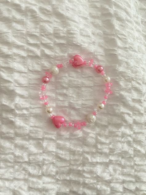 #cutecore #pink #white #beadedjewelrydiy Pink Bead Bracelet, Small Bead Bracelet, Pink Beaded Bracelets, Barbie Costume, White Bracelets, Clay Bracelet, Beaded Bracelets Diy, Bracelets Handmade Beaded, Cute Bracelets