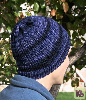 Mens beanie. A simple beanie designed for him in mind. Worked in simple, no fuss stitch pattern, with a super soft and airy wool yarn. Knitting loom: Adjustable Hat Loom Hat Loom, Mens Hat Pattern, Knit Loom, Round Loom Knitting, Loom Hats, Loom Yarn, Loom Knitting Tutorial, Men's Beanie, Knitting Board