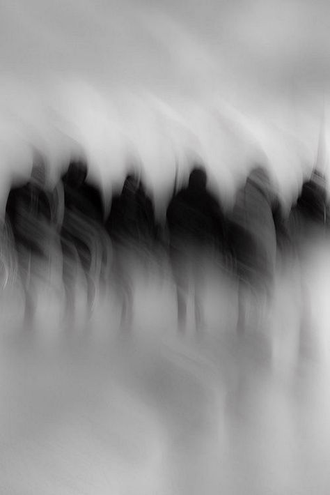 Toru Aoki Pinhole Photography, Blur Photography, Fotografi Vintage, Charcoal Drawings, People Walking, Odaiba, Motion Blur, Out Of Focus, Dark Photography