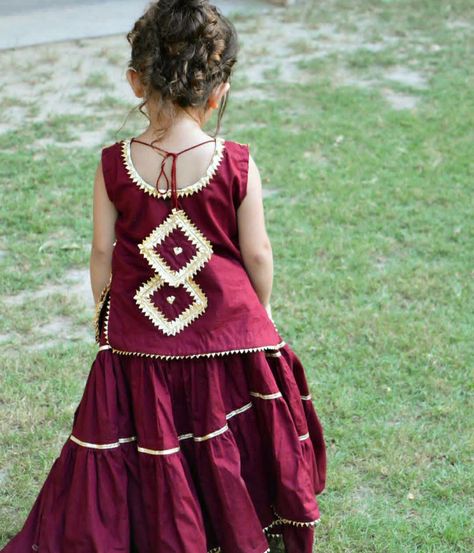 Kids Party Wear Dresses, Kids Frocks Design, Kids Dress Wear, Pakistani Fancy Dresses, Girls Frock Design