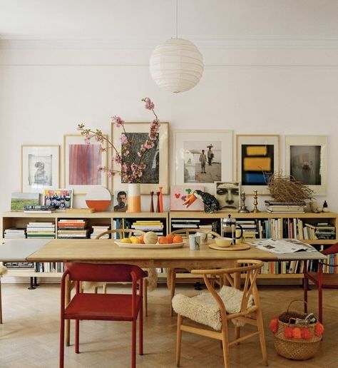 Modern Retro, Architectural Digest, Interior Inspo, Room Table, 인테리어 디자인, House Inspiration, Dining Room Table, Interior Inspiration, Home Deco