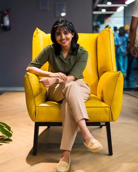 Mamitha baiju new photo collections Mamitha Baiju Dress, Mamitha Baiju Haircut, Mamitha Baiju New Look, Fairy Emoji, Edit Pic, Movies Outfit, Casual Day Outfits, Quick Outfits, Easy Trendy Outfits