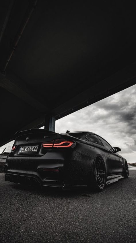 Bmw Sports Car, Bmw Black, Sick Cars, Serie Bmw, Dream Cars Bmw, Bmw Sport, Sports Car Wallpaper, Aesthetic Cool, Bmw Wallpapers