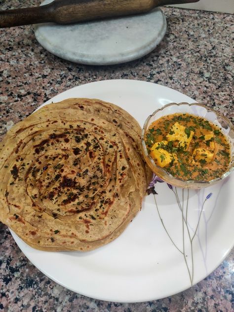 Lachha Paratha Recipe, Garlic Paratha, Laccha Paratha, Paneer Gravy, Lachha Paratha, Paneer Paratha, Paratha Recipe, Paratha Recipes, Vegetarian Snacks Recipes