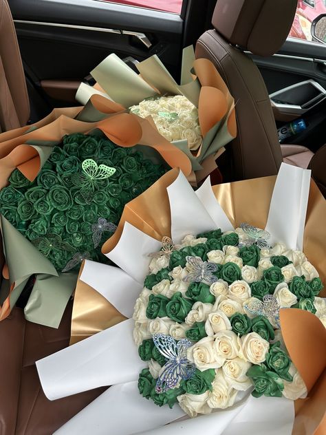 Tiana Flower Bouquet, Princess And The Frog Flower Bouquet, Green Roses Bouquet, Ribbon Rose Bouquets, Roses Bouquet Gift, Ribbon Flowers Bouquet, Birthday Flowers Bouquet, Luxury Flower Bouquets, Gorgeous Birthday