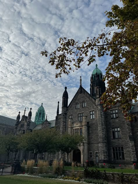 University Of Toronto Campus, Universities In Canada, Toronto Images, Toronto Girls, Western University, Academic Validation, Canada Destinations, Dream College, Bachelors Degree