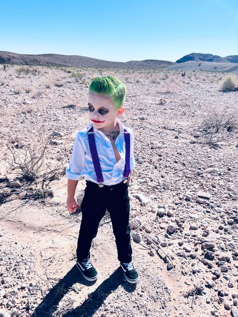 Joker Costume For Kids, Easy Joker Costume Men, Last Minute Halloween Costumes Ideas For Boys, Kid Joker Costume, Funny Boys Costumes, Kids Joker Makeup, Halloween Costumes Boys Diy, Halloween Costumes For 10 Year Boys, Boy Diy Halloween Costumes