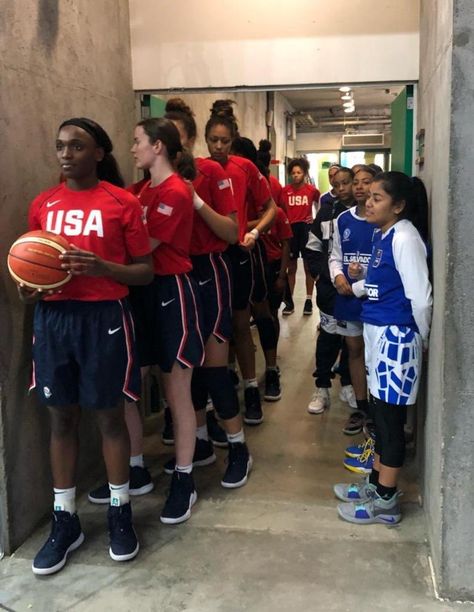 Only in America on Twitter: "US women’s basketball ball team vs El Salvador.… " Mean Jokes, 밈 유머, Usa Basketball, Womens Basketball, Team Usa, Basketball Teams, New Perspective, Satire, Nike Jordan