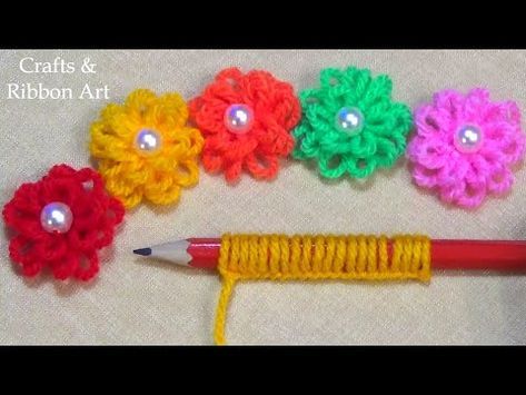 Things To Make Out Of Yarn, Flower Making Ideas, Woolen Flower Making, Loom Flowers, Wool Crafts Diy, Easy Yarn Crafts, Woolen Flower, Woolen Craft, Yarn Flowers