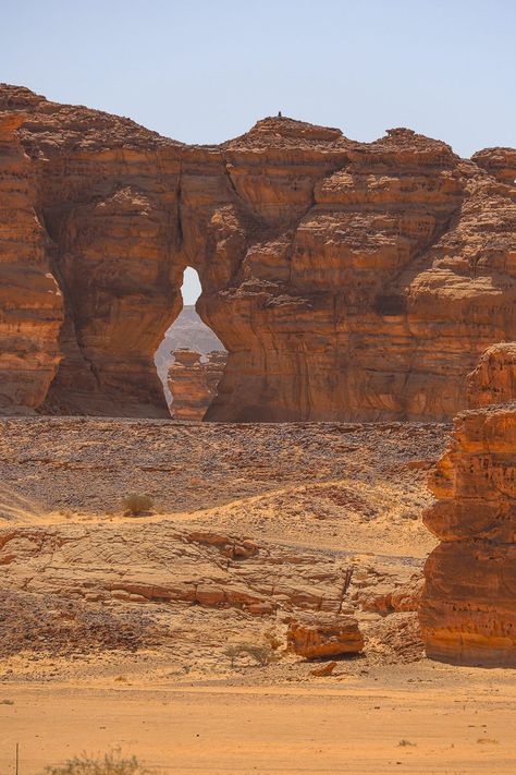 Al Ula Saudi Arabia Aesthetic, Saudi Arabia Beautiful Places, Saudi Arabia Landscape, Alula Saudi Arabia, Travel To Saudi Arabia, Eastern Province Saudi Arabia, Saudi Arabia Alula, Elephant Rock, Historical Landmarks