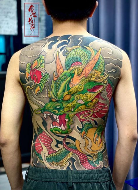 Back Tattoo Women Japanese, Fullback Tattoo Design, Dragon Tattoo Japanese, Dragon Koi Tattoo Design, Tattoo Ladies, Foo Dog Tattoo Design, Dragon Tattoo Meaning, Japanese Back Tattoo, Traditional Japanese Tattoo Designs