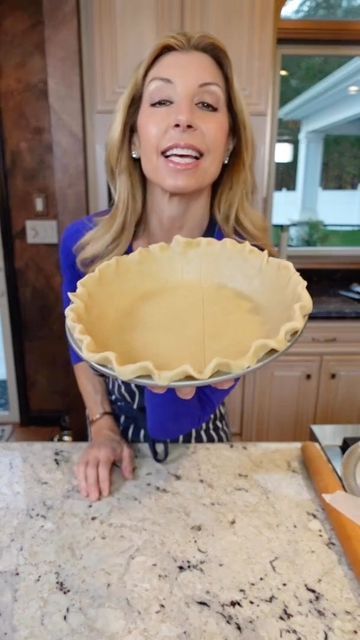 Shereen Pavlides on Instagram: "Chefie Tip! Foolproof way to roll out pie crust. . . . #chefietip #piecrust #fromscratch #foodies #cookingwithshereen #rollingoutpiecrustcookingwithshereen" Sweetie Pies Recipes, Cooking With Shereen, Flakey Pie Crust, Pie Crust From Scratch, Baking Birthday Parties, Homemade Chicken And Dumplings, Good Pie, Flaky Pie Crust, Pastry Crust