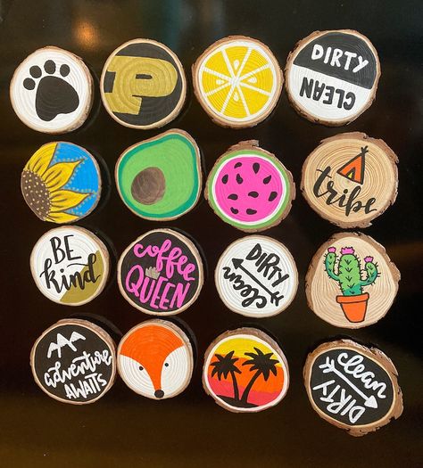 Mini Wood Projects, Beer Bottle Centerpieces, Clay Fridge Magnets, Handmade Fridge Magnets, Clay Fridge, Wood Slice Magnets, Paint Keys, Log Slice, Bottle Centerpieces