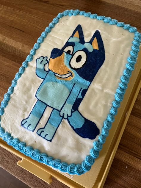 My first buttercream transfer! Easy Bluey Birthday Cake, Bluey Cake Ideas Birthday Boy, Diy Bluey Cake, Buttercream Transfer, Bday Themes, Birthday Sheet Cakes, Cake Kids, Bluey Birthday, Food Aesthetics