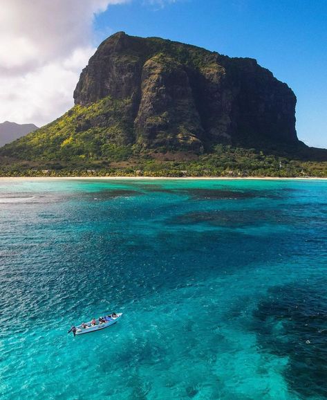 Mauritius People, Mauritius Aesthetic, Nature Composition, Honeymoon Vibes, Mauritius Holiday, Mauritius Travel, Island Lifestyle, Mauritius Island, Beachy Aesthetic