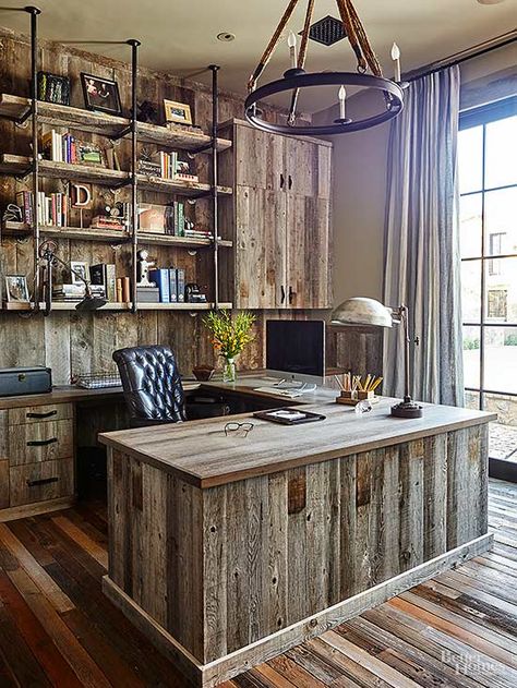 An all-wood home office brings barnyard-inspired chic to the next level. Contrasting shades and grains keep the office from looking too one-dimensional. Home Library Design Ideas, Farmhouse Office Decor, Rustic Home Offices, Rustic Office, Decor Ikea, Interior Vintage, Home Library Design, Diy Desk, Home Office Space