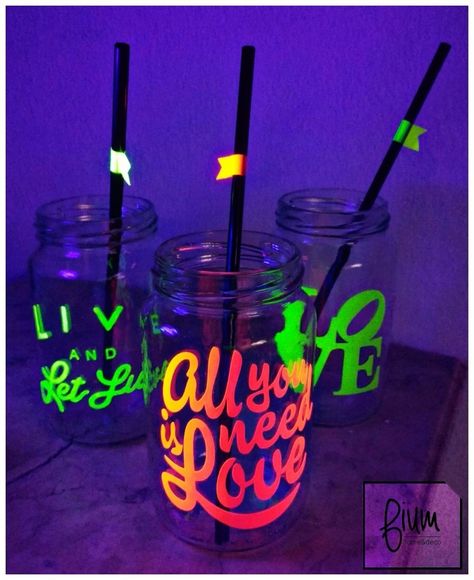 Neon Birthday Party, Glow Birthday Party, Neon Birthday, Glow Birthday, Birthday Party For Teens, 14th Birthday, Glow Party, Neon Party, Neon Glow