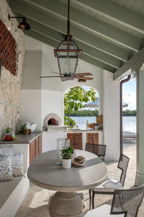 Elysian Estate - Mediterranean - Patio - Tampa - by HSH Collective | Houzz Mediterranean Outdoor Kitchen, Mediterranean Outdoor Patio, Spanish Style Patio, Mediterranean Patio Ideas, Poolhouse Bar, Mediterranean Patio, California Modern, Courtyard Design, Backyard Porch