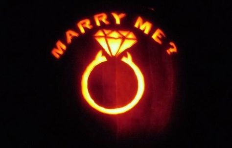 pumpkin proposal - marry me Pumpkin Proposal, Halloween Carving, Creative Proposals, Wedding Muslim, Proposal Photos, Off The Hook, Wedding Proposals, Be Quiet, Marriage Is