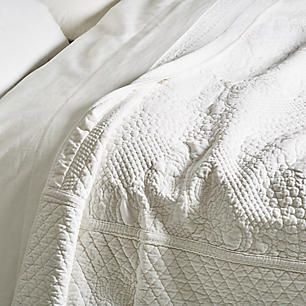 {Before and After} DIY Guest Bedroom Decor Makeover Progress White Coverlet, Nailhead Headboard, Guest Bedroom Decor, Counting Sheep, Serene Bedroom, Cottage Bedroom, White Room, Quilted Coverlet, White Quilt