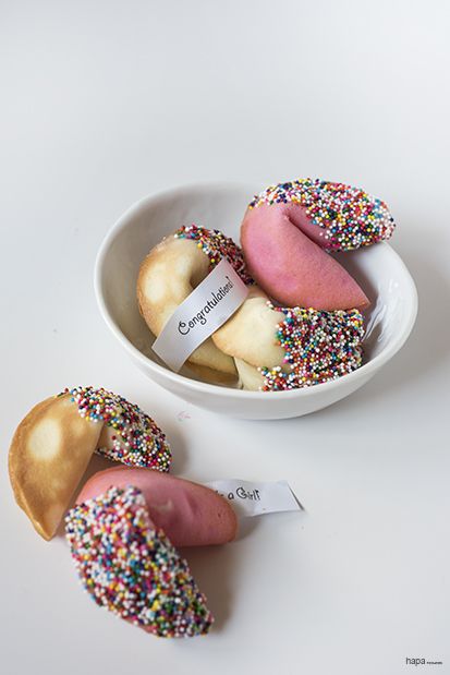 Fortune Cookie Messages, Fortune Cookies, Chinese Dishes, Fortune Cookie, Macarons, Cookie Recipes, Donuts, Sprinkles, Sweet Tooth