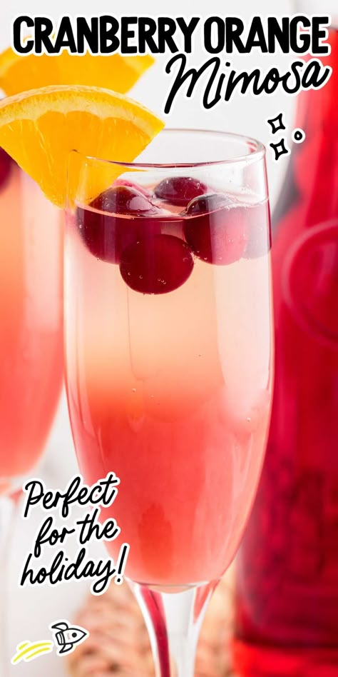 Cranberry Orange Alcoholic Drinks, Holiday Mimosa Bar, Christmas Mimosa Ideas, Thanksgiving Mimosas, Thanksgiving Mimosa, Orange Alcoholic Drinks, Christmas Mimosa Bar, Christmas Morning Mimosa, Holiday Mimosas