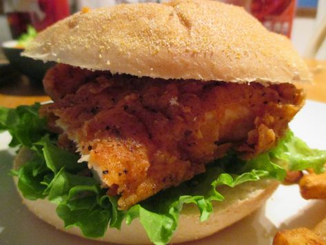 Wendys Copycat, Spicy Chicken Sandwich Recipe, Wendys Spicy Chicken, Spicy Chicken Wrap, Spicy Chicken Sandwich, Meat Sandwiches, Chicken Sandwich Recipe, Spicy Chicken Sandwiches, Spicy Chicken Recipes