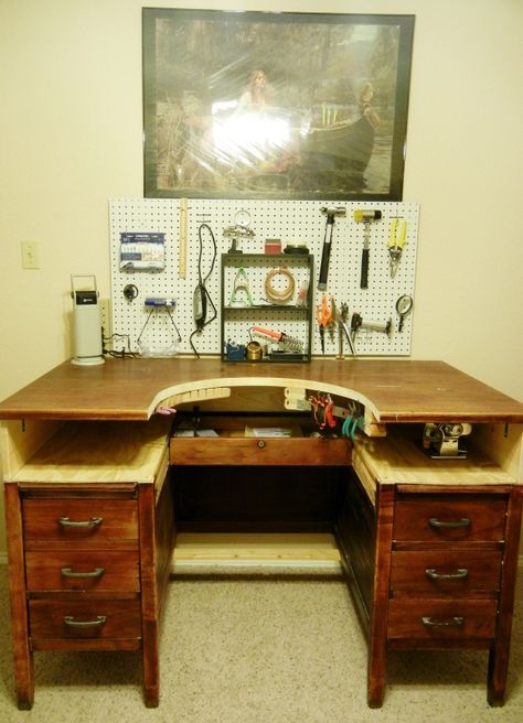 A Jeweler's Bench!!! Complete with slide out tray, made of consignment wooden desk! Jewelers Workbench, Workspace Studio, 15 Jewelry, Work Benches, Jewellers Bench, Studio Organization, Jewerly Making, Table Diy, Wooden Desk