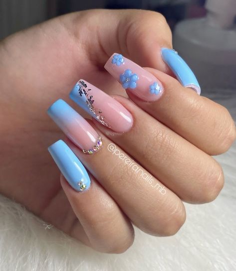 Nail Square, Flowers Nails, Light Blue Nails, December Nails, Floral Nail Designs, Subtle Nails, Swarovski Nails, Work Nails, Light Blue Flowers