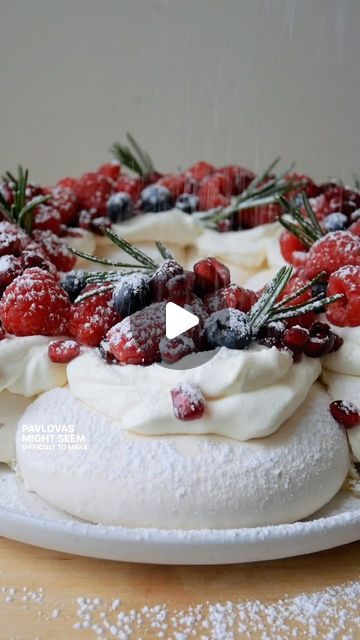 Food52 on Instagram: "Looking for a stunning (and surprisingly easy) dessert for entertaining? Look no further than @nea_arentzen’s pavlova wreath! We promise it’s forgiving. Recipe linked in our bio. #f52community #f52grams" Christmas Pavlova Wreath, Pavlova Wreath, Christmas Pavlova, Pavlova Recipe, Christmas Party Food, Easy Dessert, Food 52, Pavlova, Christmas Cake