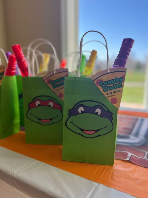 Teenage Ninja Turtles Birthday Party, Ninja Turtle 2nd Birthday, Ninja Turtle Party Snacks, Tmnt Bday Party, Ninja Turtles Birthday Party Favors, Ninja Turtles Birthday Party Ideas Decorations Diy, Turtle Ninja Party Ideas, Ninja Turtle Party Favor Ideas, Ninja Turtle Birthday Party Decorations