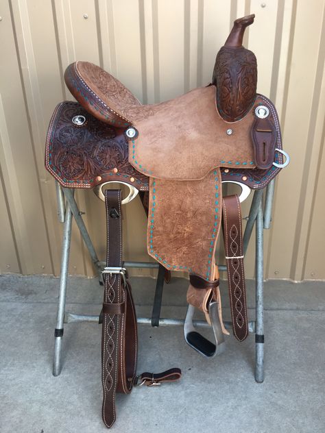 CSB 575 Corriente New Style Barrel Saddle Western Barrel Saddles, Barrel Racing Outfits, Western Riding Tack, Barrel Racing Tack Sets, Racing Clothes, Barrel Racing Tack Rodeo, Bling Horse Tack, English Saddles, Western Ideas