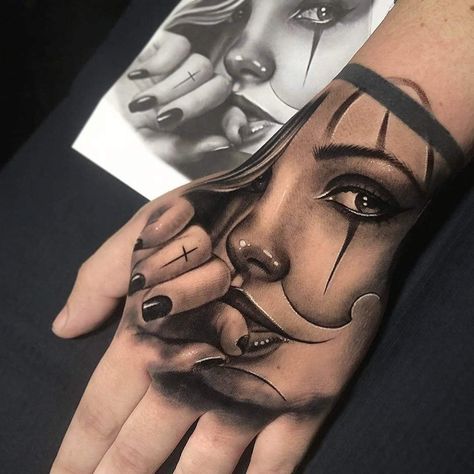 Chicanas Tattoo, Catrina Tattoo, Rose Tattoos For Men, Girl Face Tattoo, Realistic Tattoo Sleeve, Gangsta Tattoos, Clown Tattoo, Pretty Hand Tattoos, Chicano Style Tattoo