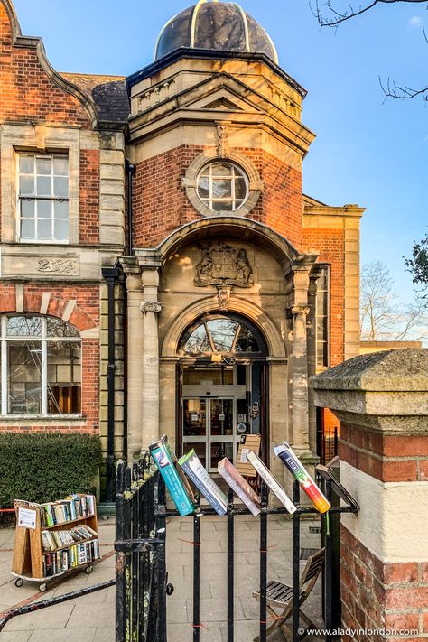 Victorian Library Exterior, Gothic Library Exterior, Victorian London Architecture, Library Building Architecture, Fantasy Library Exterior, Library Exterior Architecture, Old Library Exterior, Library Design Exterior, Library Building Exterior